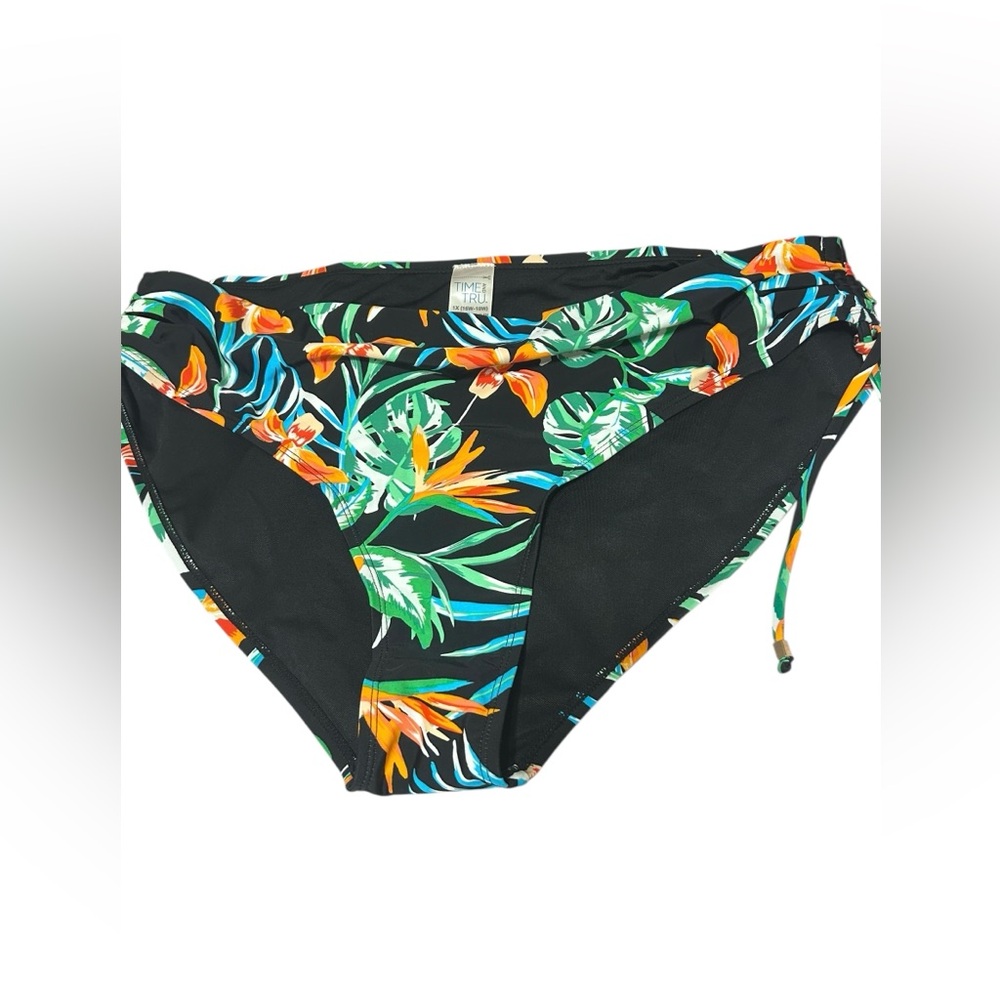 NWT Bikini Bottom    - Picture 13 of 16